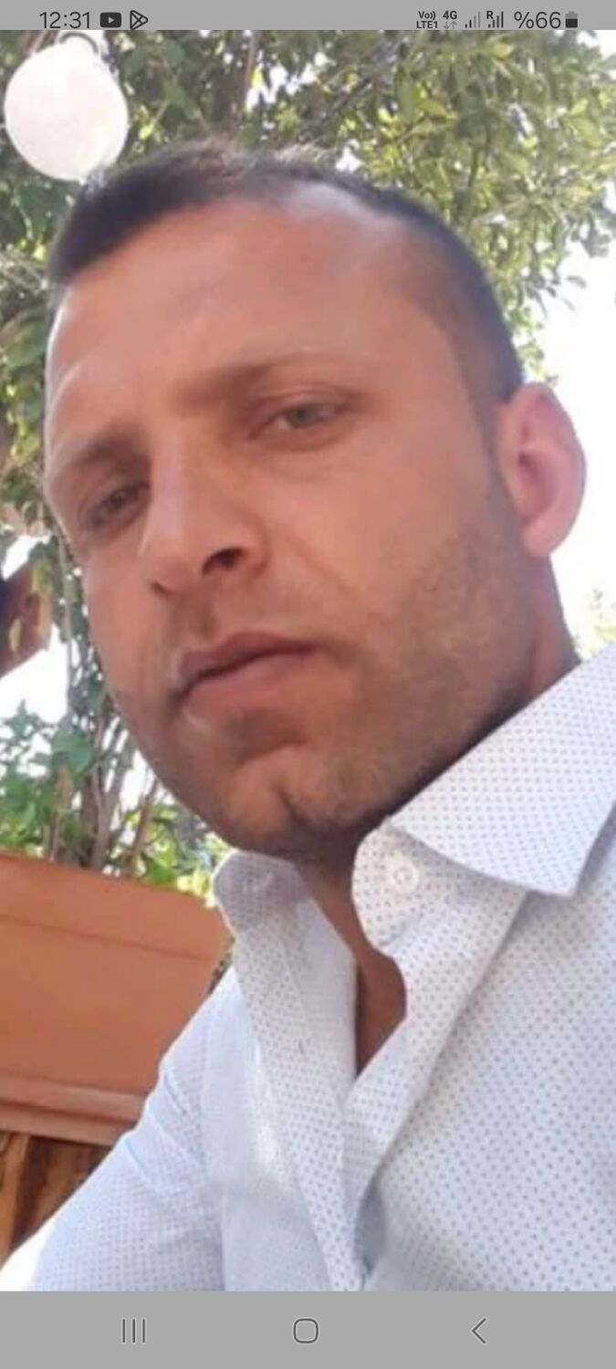  52128985  Muro, 35 ,    