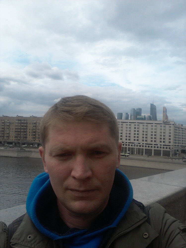  30009595  Alexander, 44 ,    