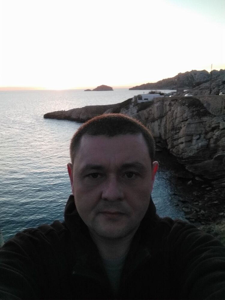  15336585  Valeriu, 46 ,    Thun