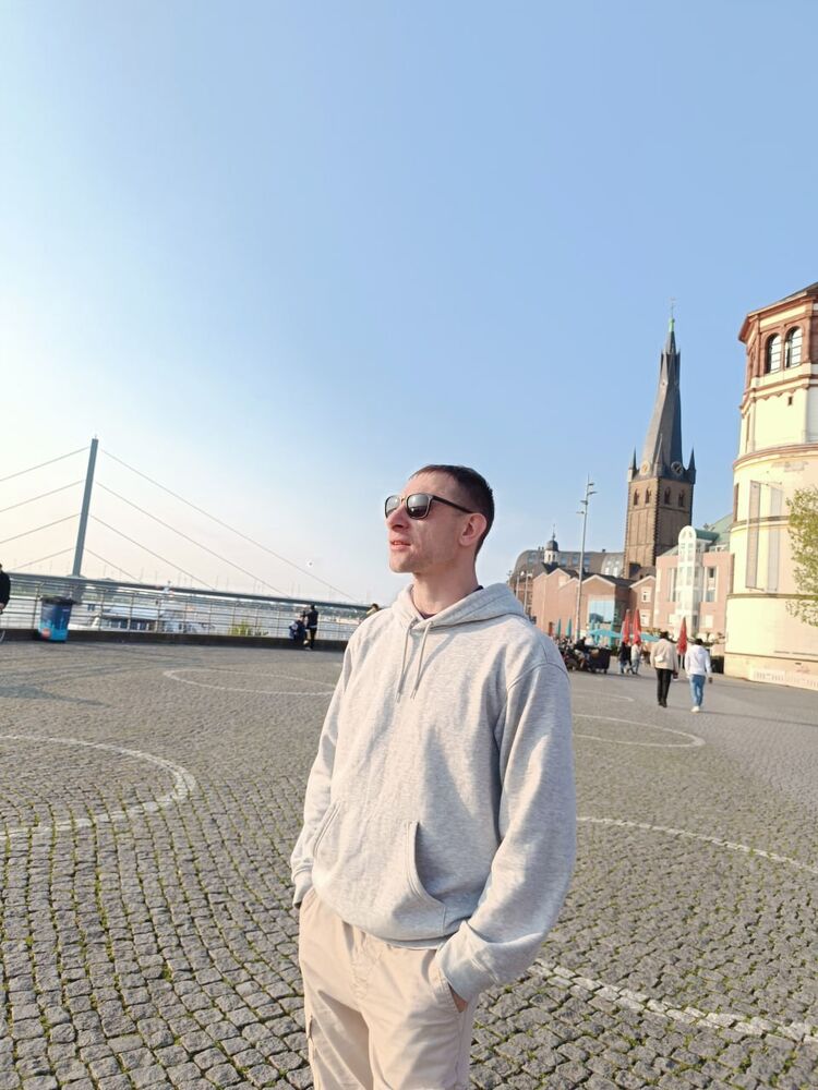  46520035  ALaW StaniS, 38 ,    Remscheid