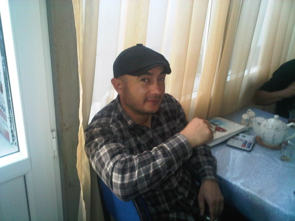  18323755  Alik, 48 ,    