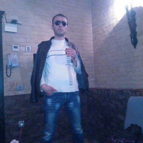  39906805  Farid, 44 ,    