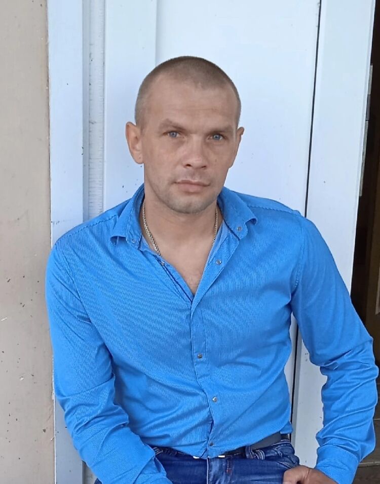  41798355  Mikhail, 40 ,    