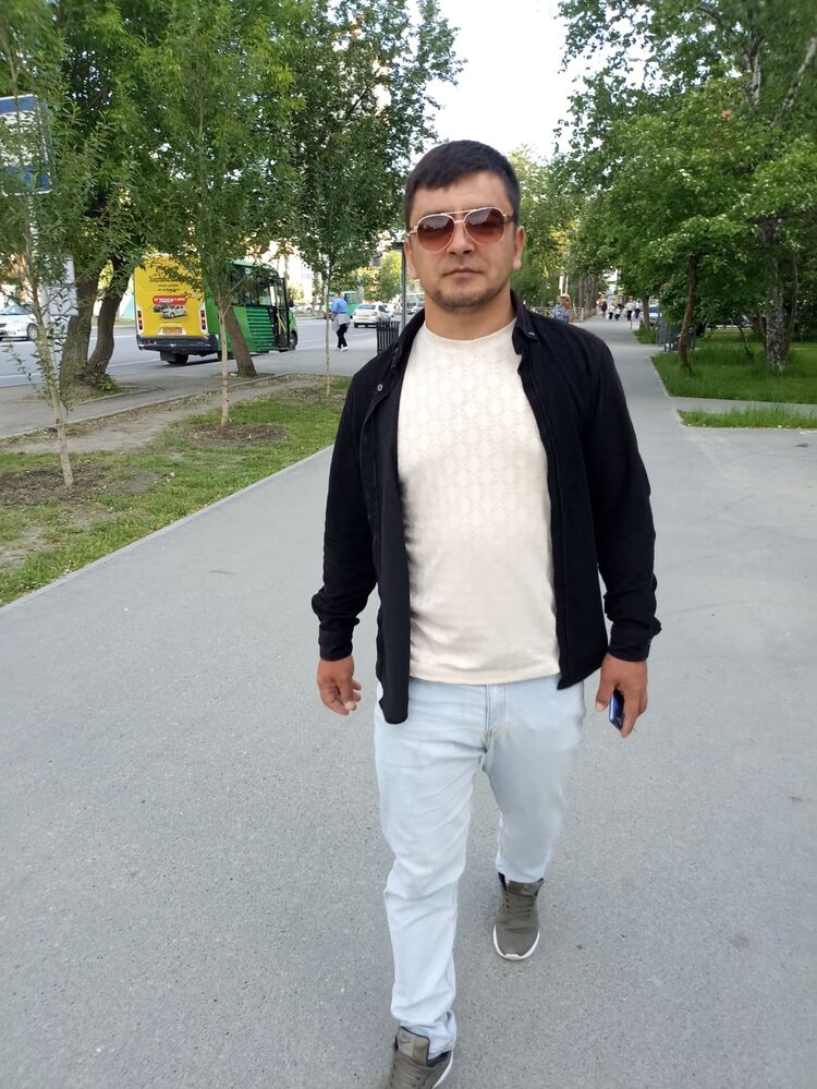  51790745  Ali, 38 ,    