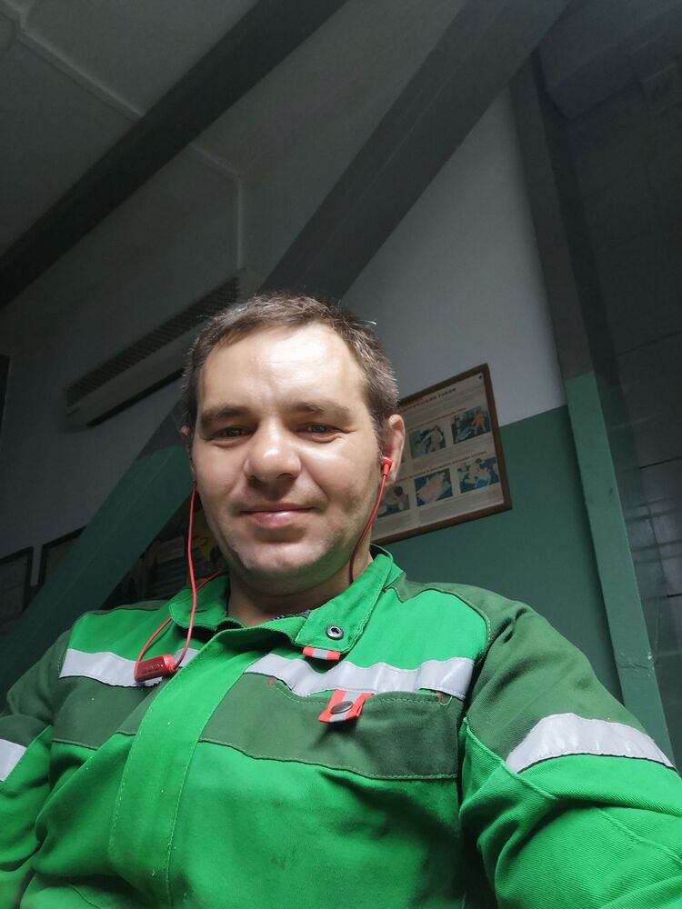  30432295  , 37 ,    
