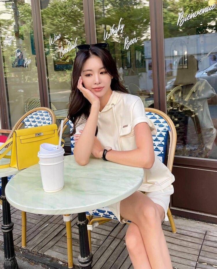  Hong Kong,   Li Na, 35 ,   ,   