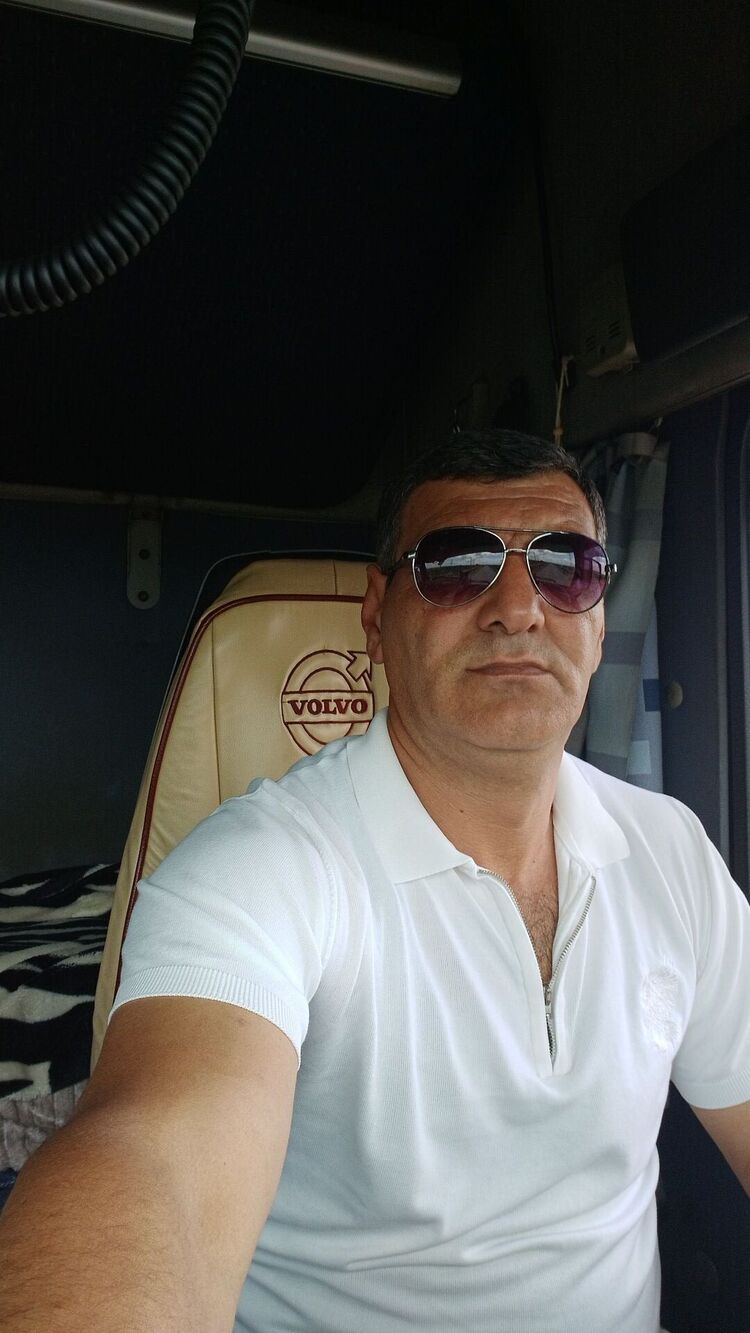  53407145  Natiq, 48 ,    