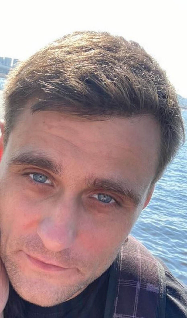  52519625  Andrew, 35 ,    