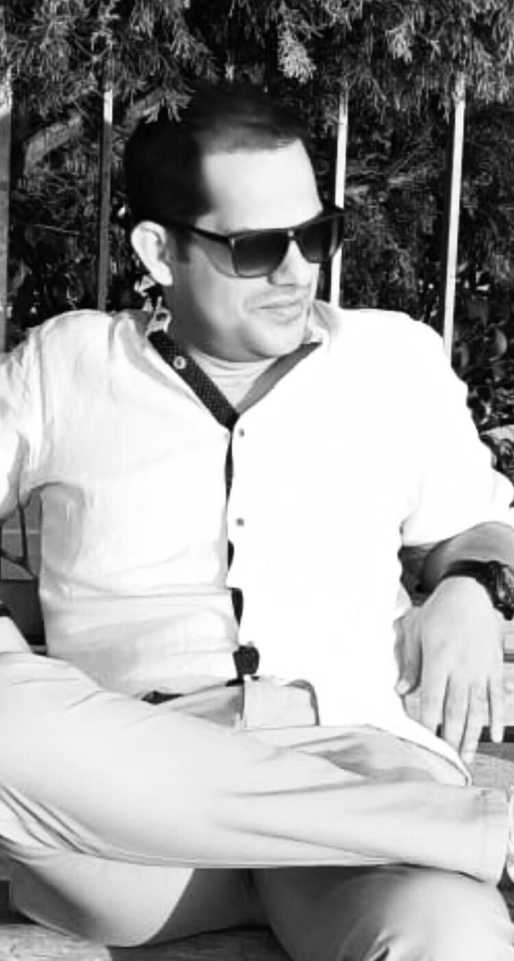  53062385  Halil, 38 ,    