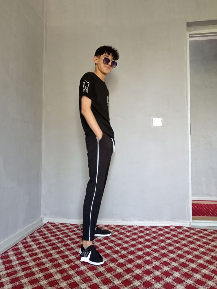  45046005  Khamidovic, 22 ,    