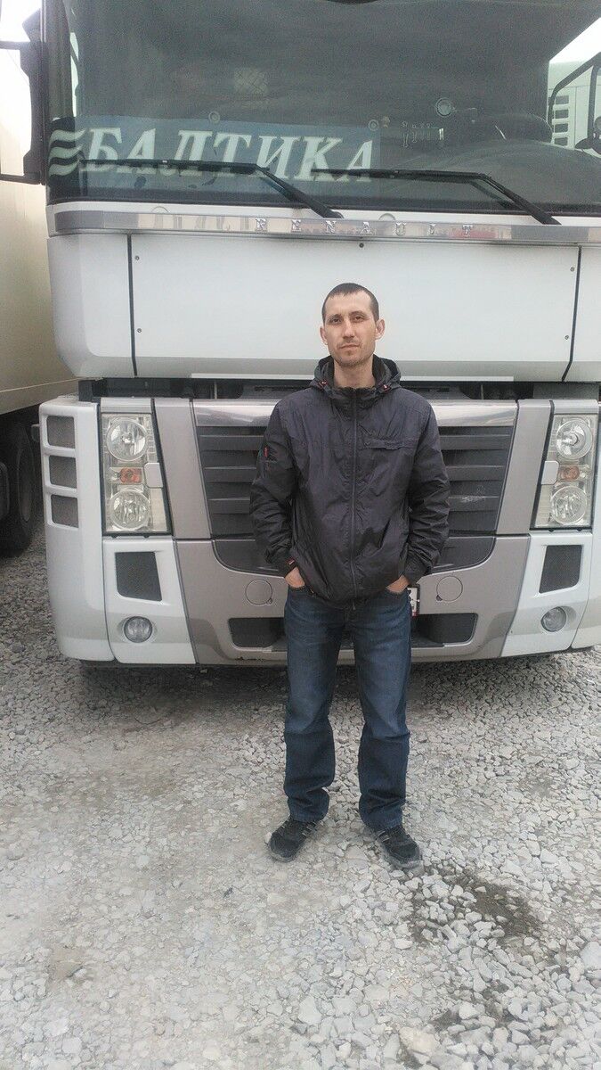  ,   Vadim, 41 ,  