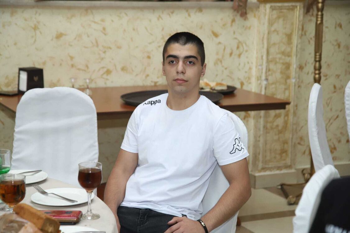  ,   Hayk, 19 ,   ,   