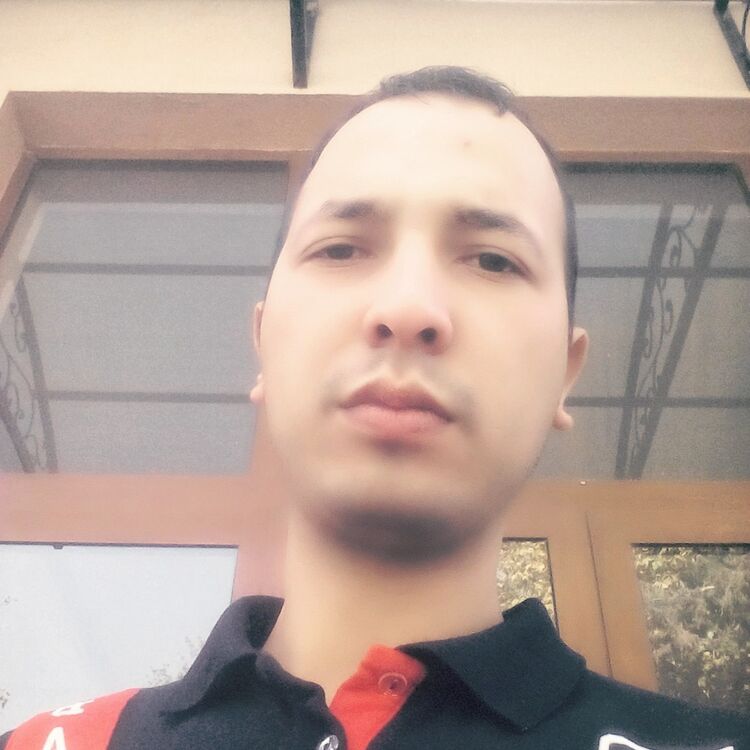  ,   Azik, 32 ,   ,   , c , 