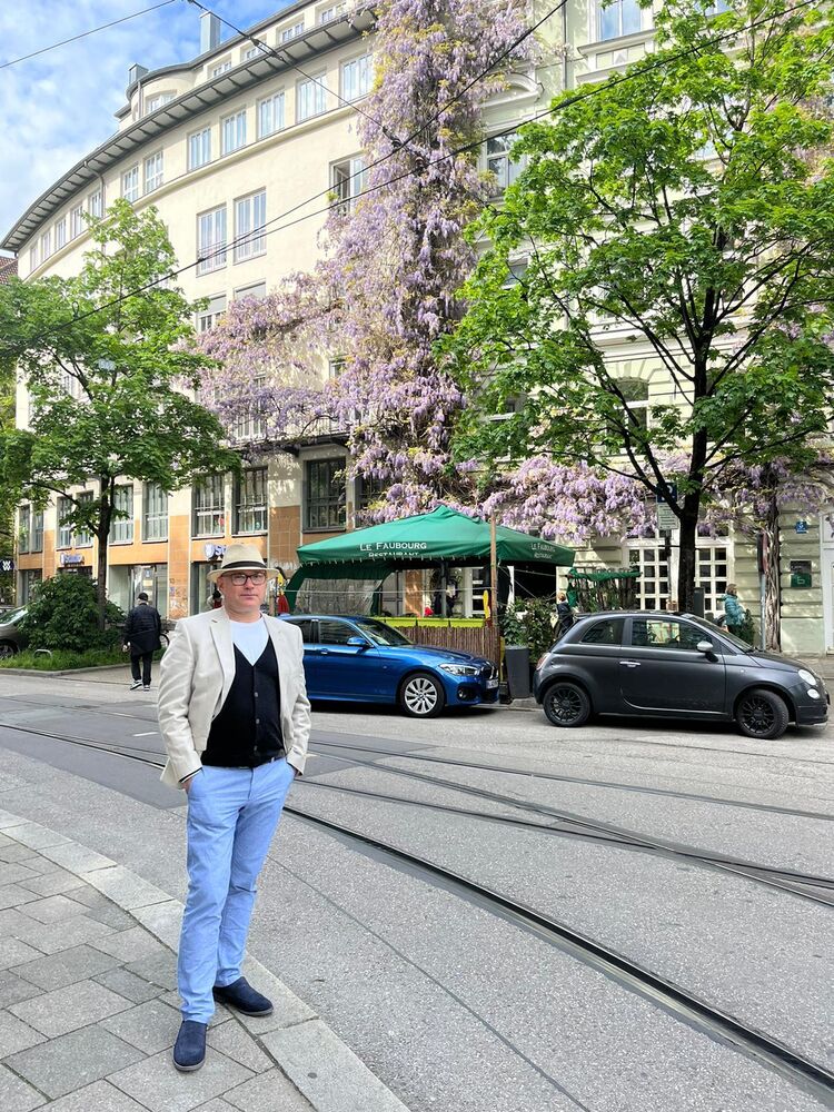  ,   Igor, 53 ,   ,   