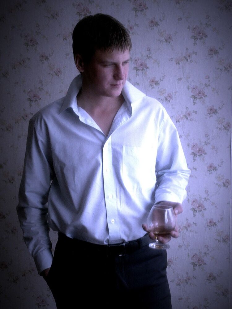  10178025  Artem, 37 ,    