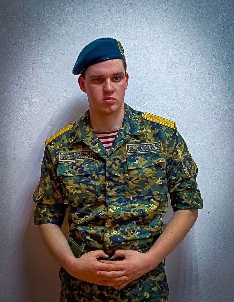  48578615  Sergey, 21 ,    