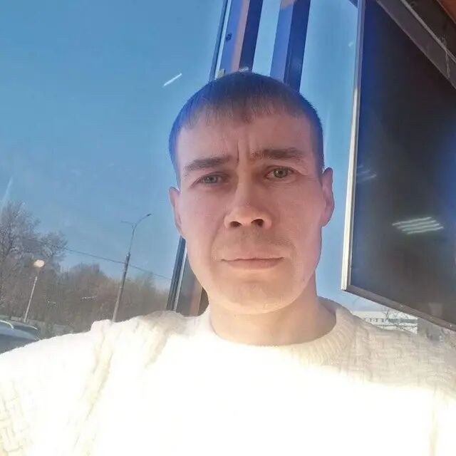  46680905  Nikolai, 40 ,    