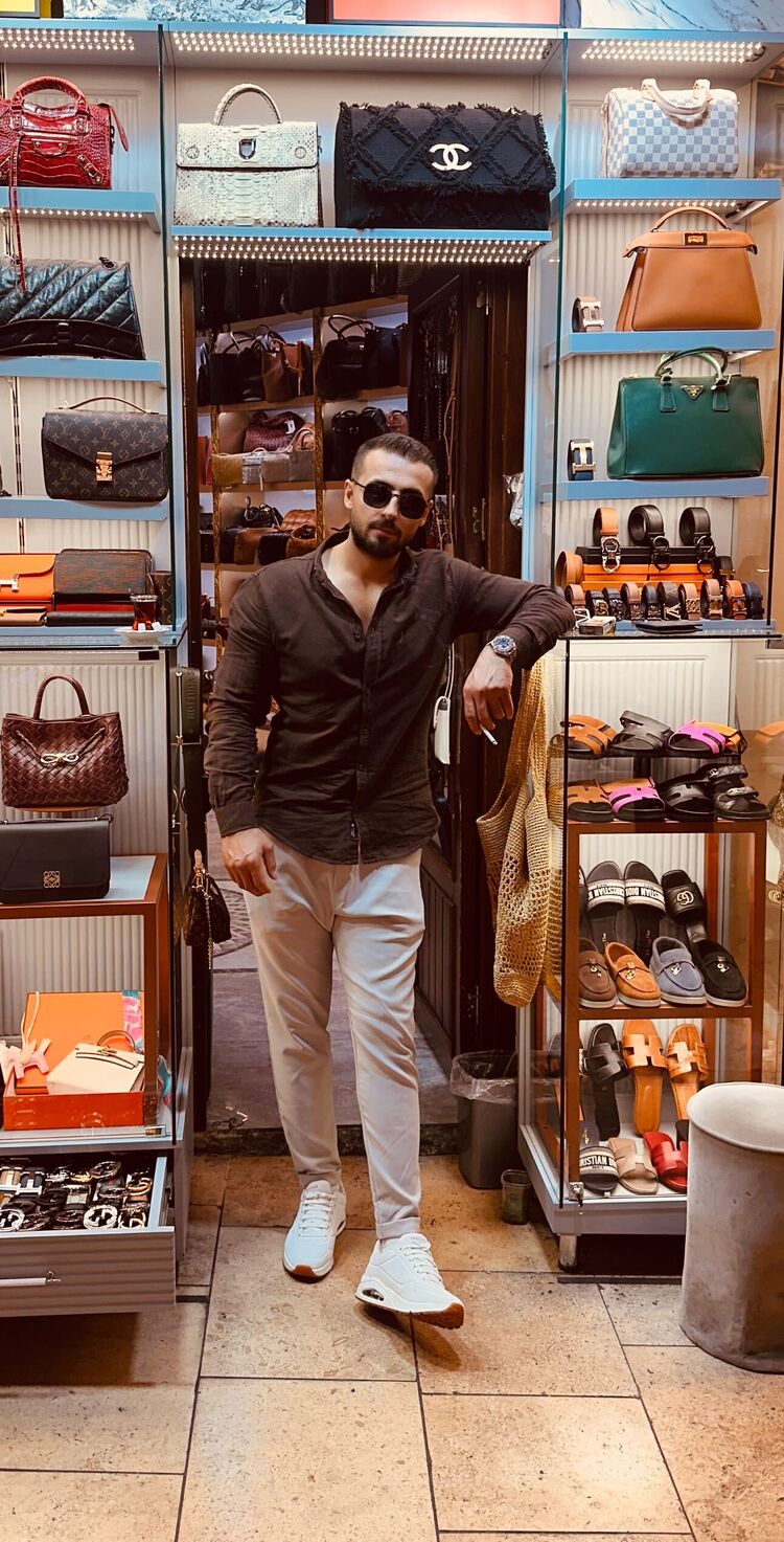  ,   Orhan, 32 ,   ,   