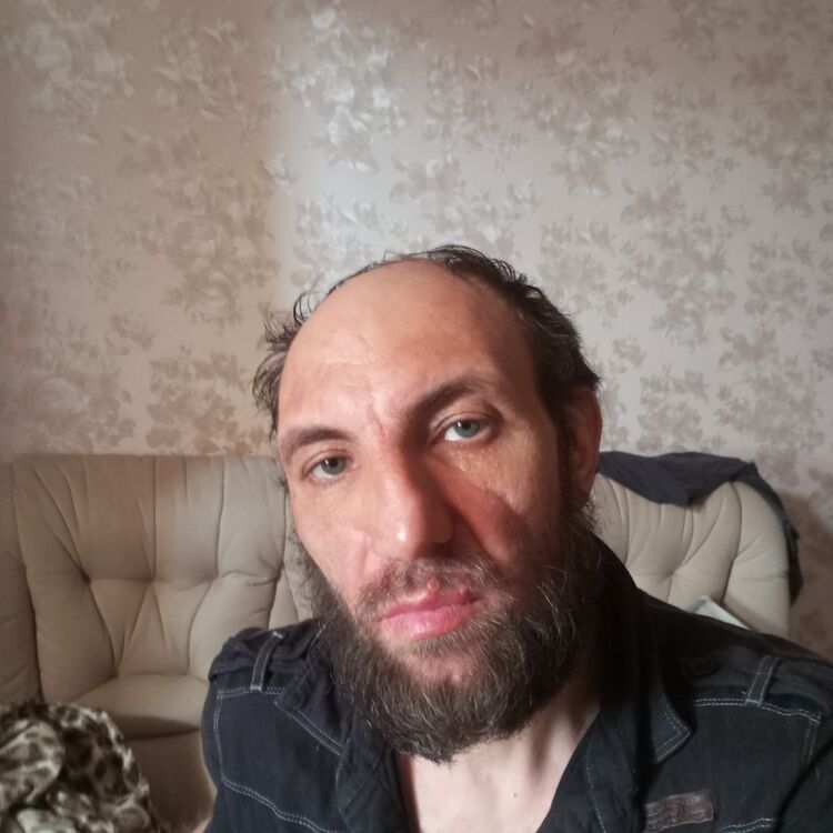  ,   Artem, 44 ,   ,   