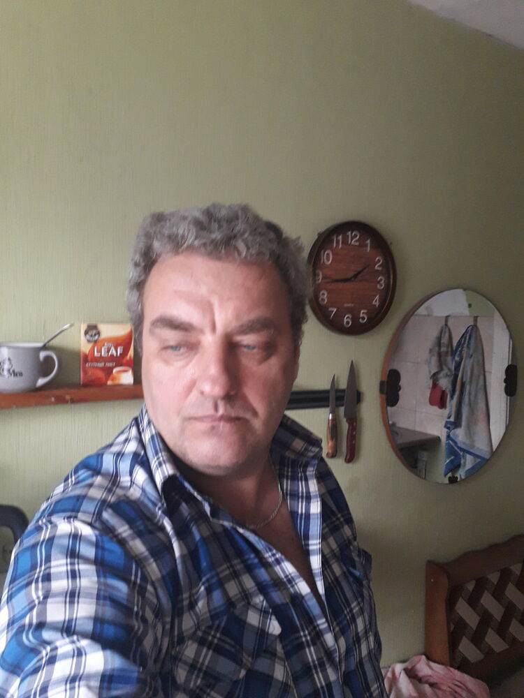  15398235  Viktor, 59 ,    