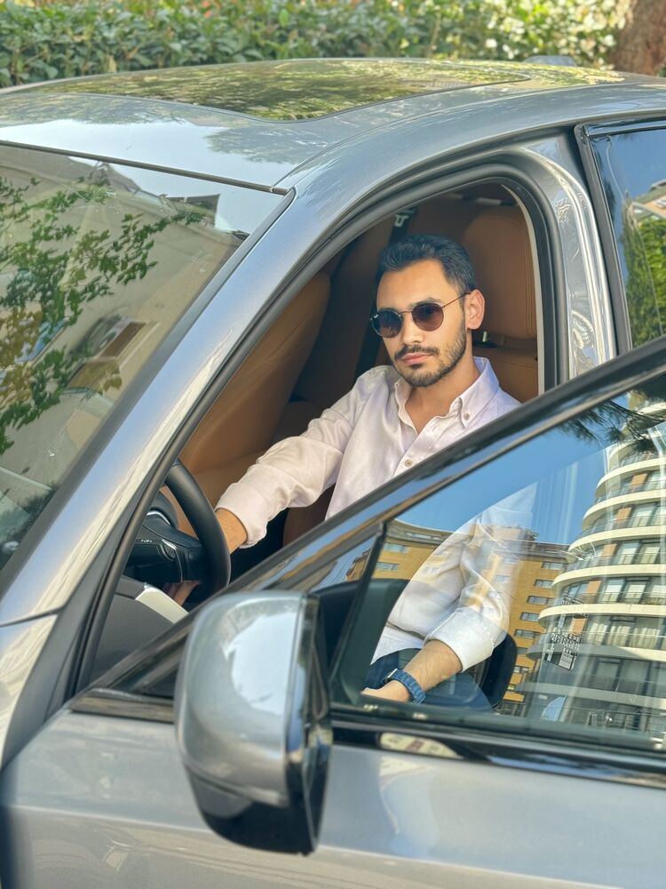  ,   Tarik, 28 ,   ,   