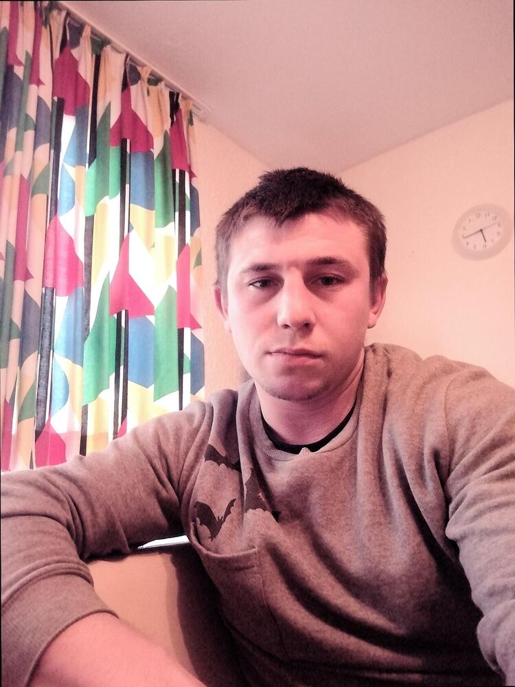  44359105  , 28 ,    --