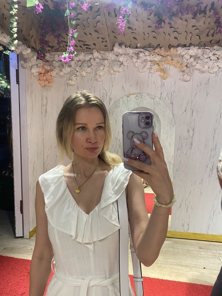  ,   Olia, 28 ,   c 