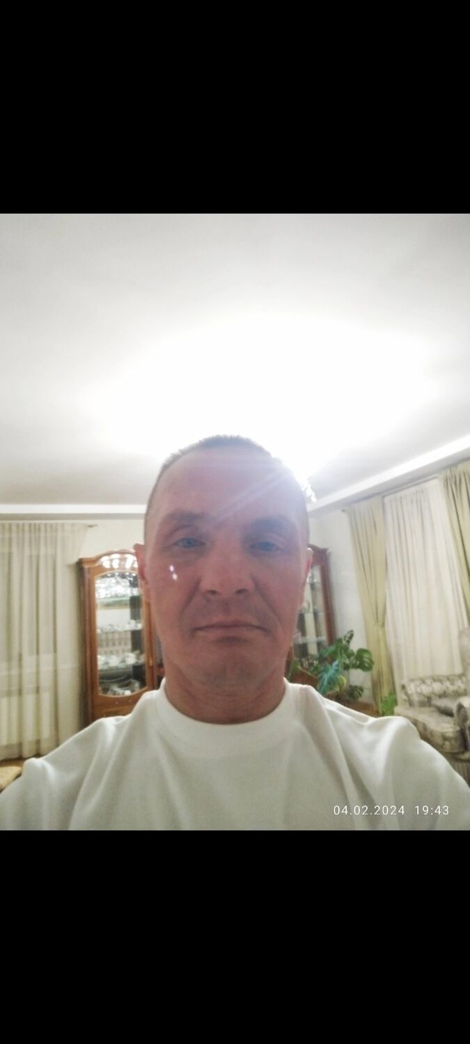  43960875  VALERA, 47 ,     