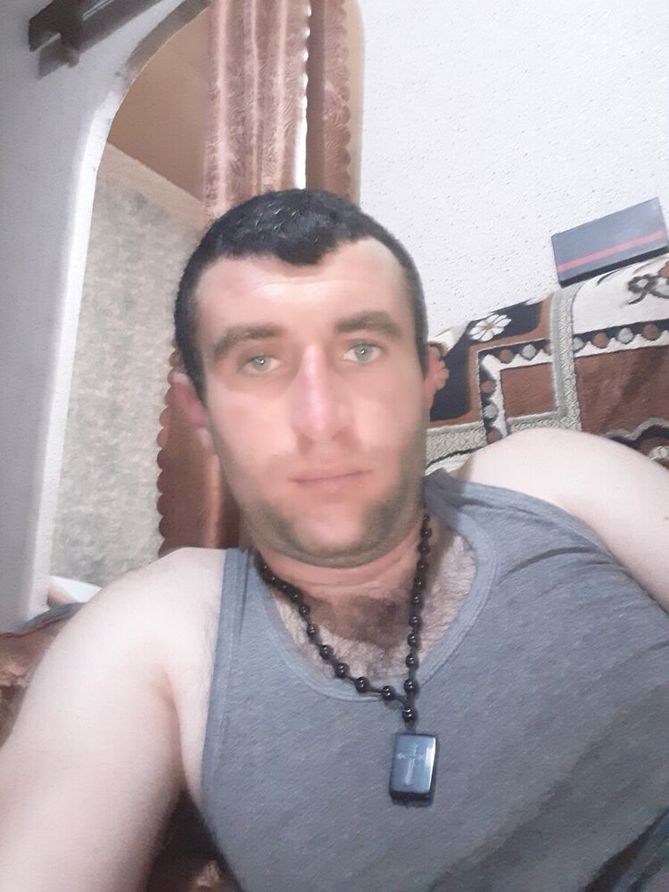  20348235  Paylo, 32 ,    