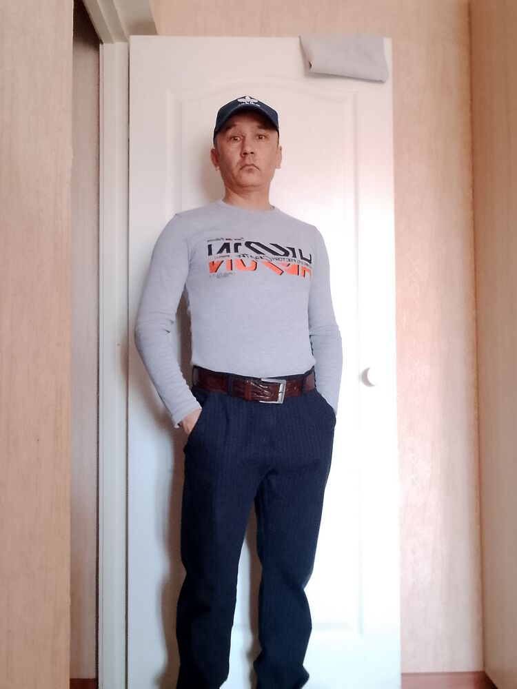  42233705  Ruslan, 39 ,     