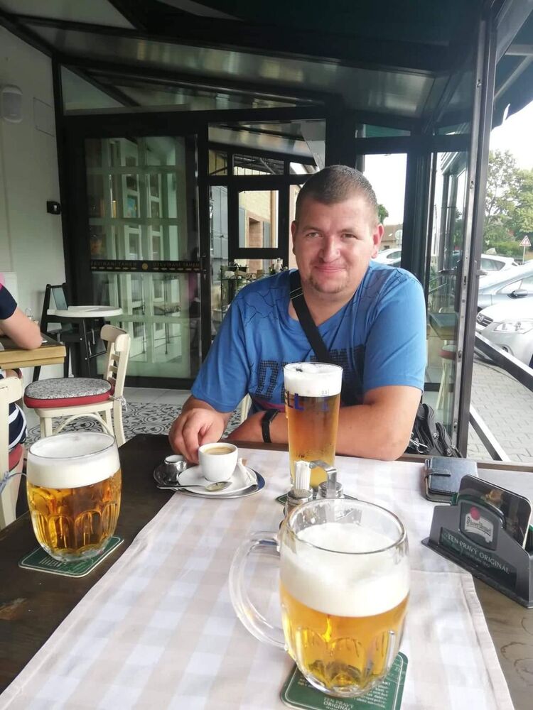  44569155  Alexandru, 40 ,    