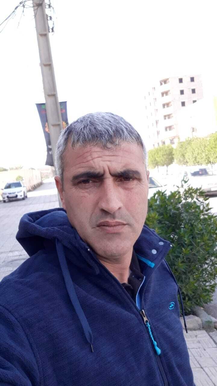  43134225  Faik, 47 ,    