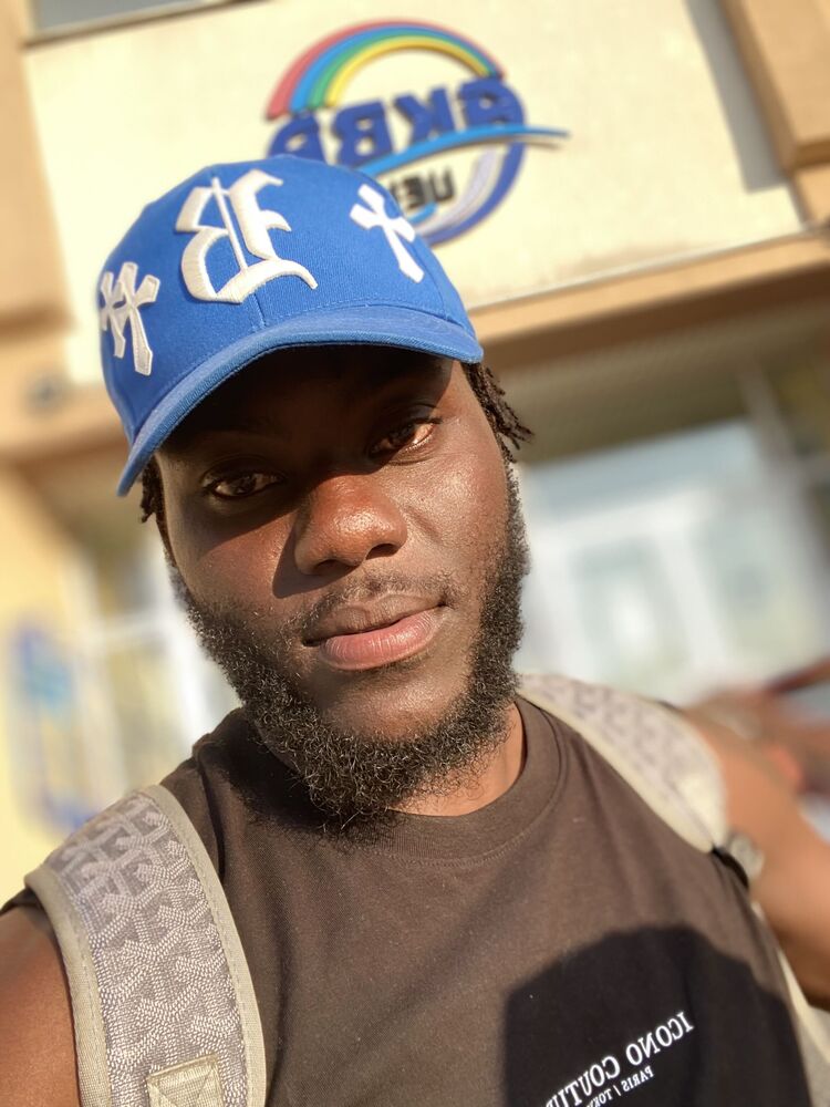  52281475  Hassan, 27 ,    