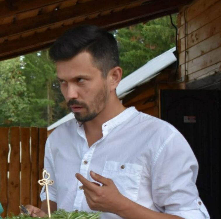  ,   Anton, 32 ,   ,   