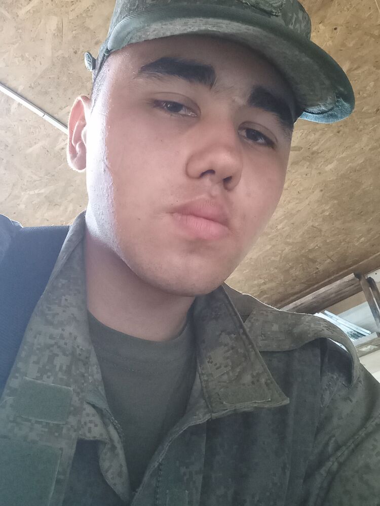  52989725  Ajnur, 19 ,    