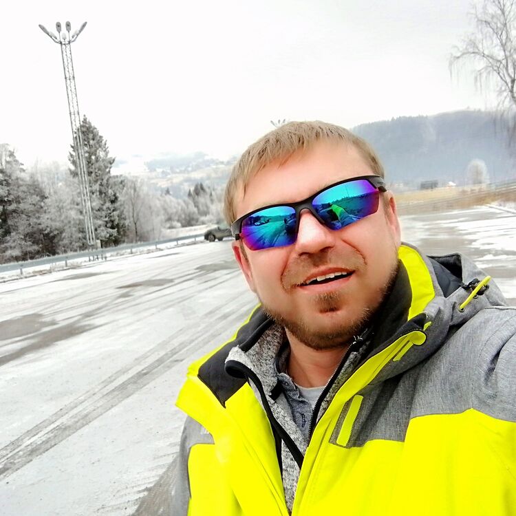  23779495  Vasyl, 39 ,    