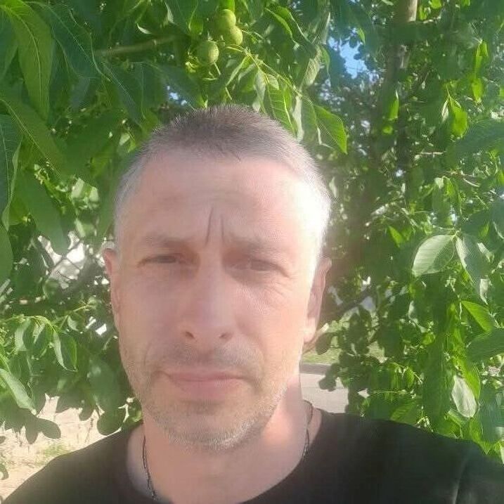  51820425  Dima, 47 ,    