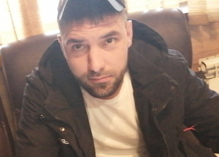  26545865  Arsen, 34 ,    