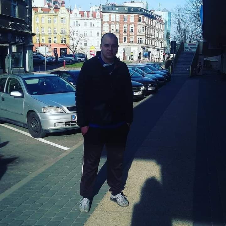  46633585  , 34 ,    