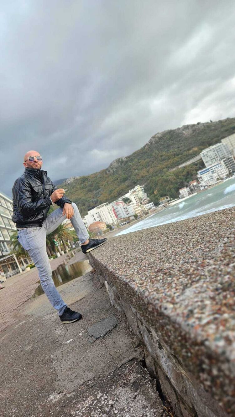  39567245  Necef, 32 ,    Budva