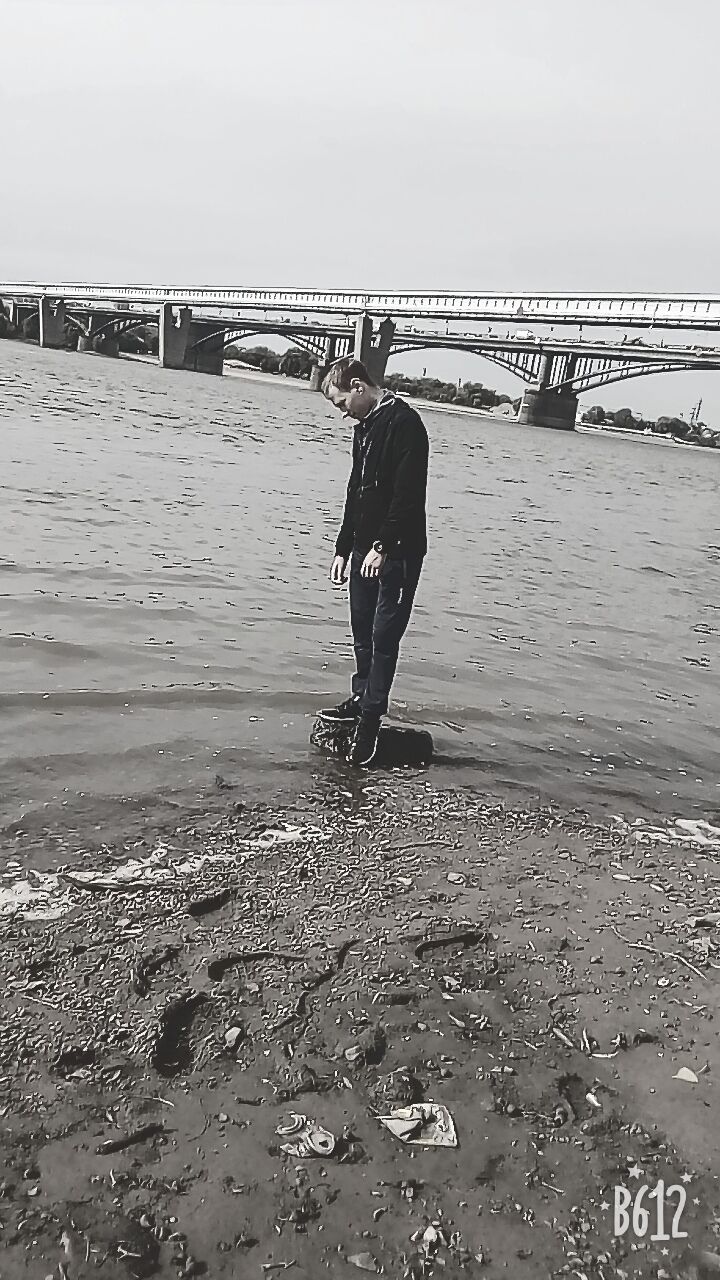  48134805  , 27 ,    