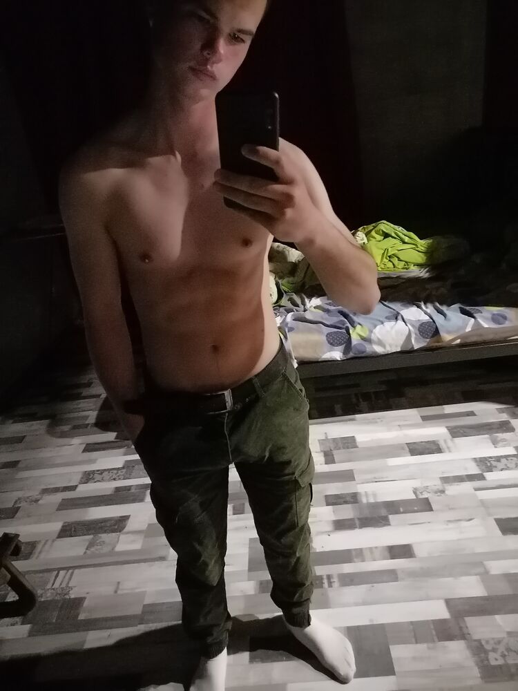  25024435  Vlad, 35 ,    