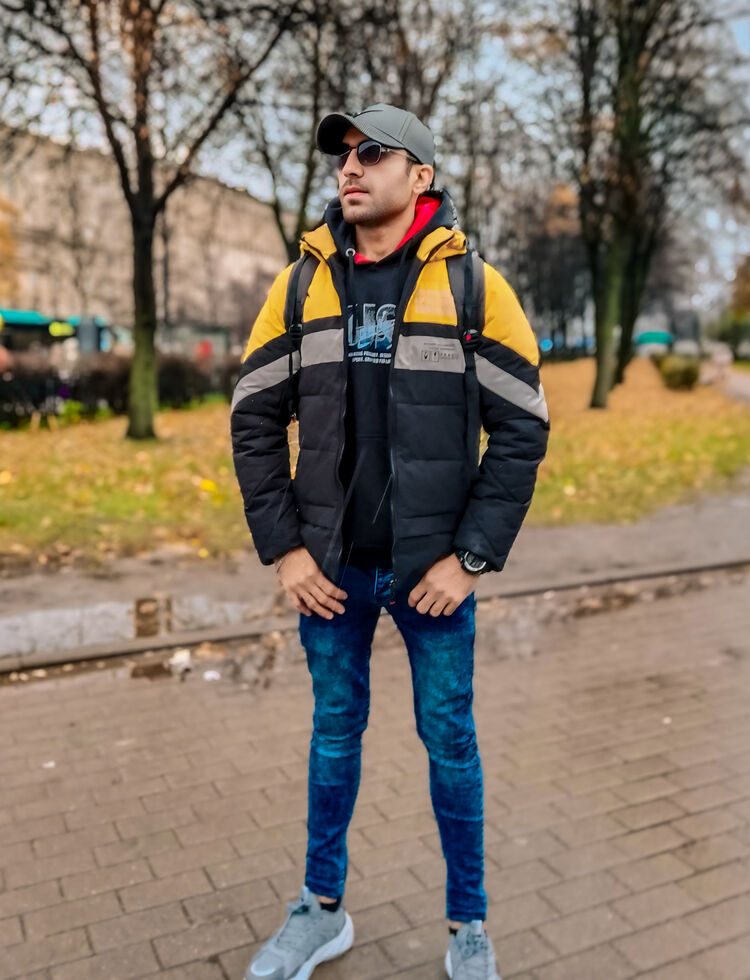  48309975  y, 31 ,    -