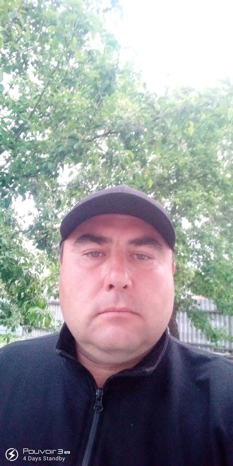  26549325  Oleg, 49 ,    