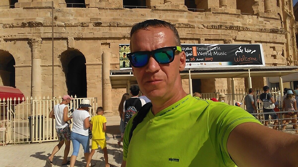  10528455  Roman, 49 ,    