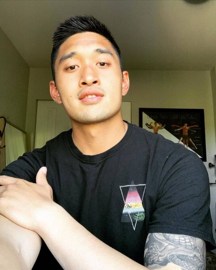  33205335  James, 42 ,    