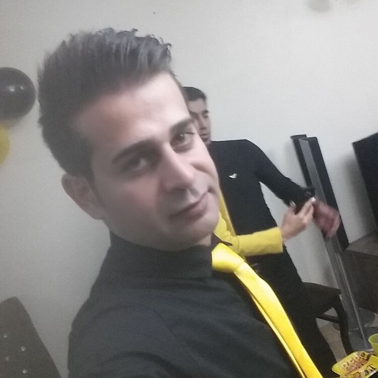  19450975  Reza, 44 ,    
