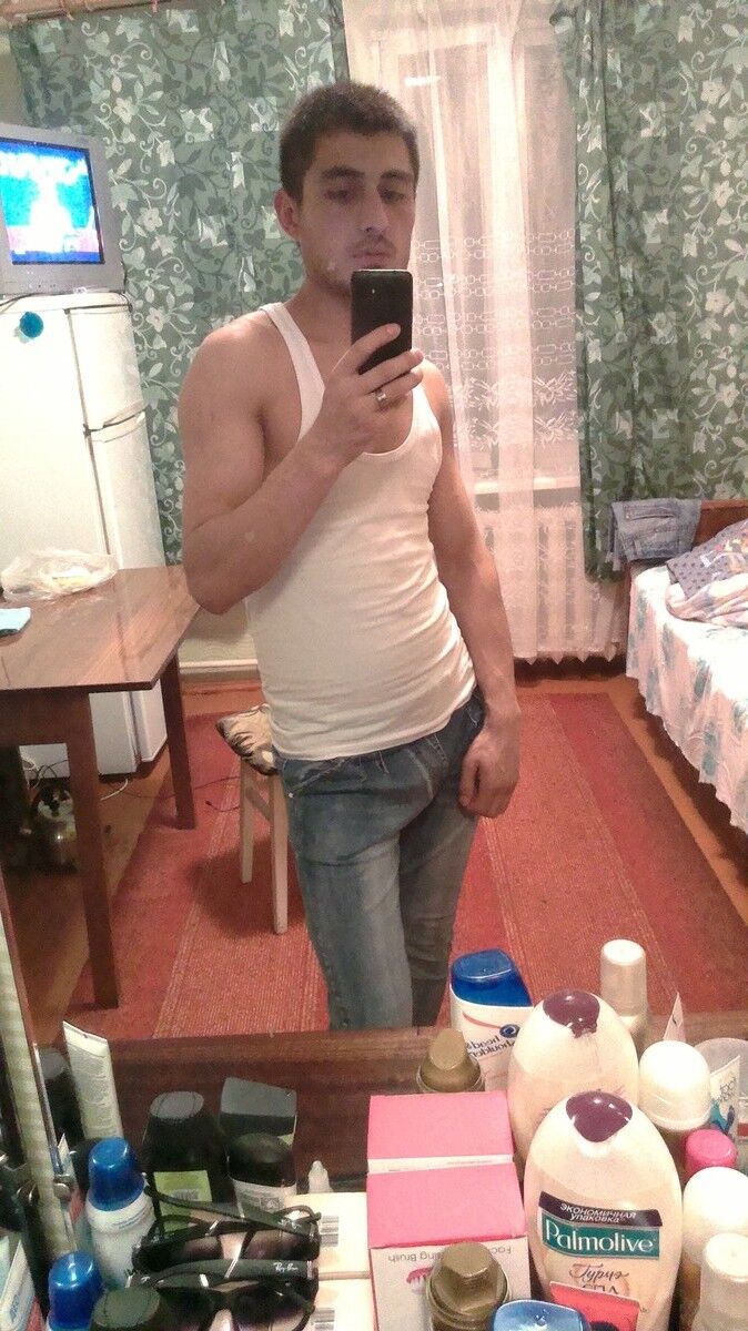  -,   Baxti, 32 ,   