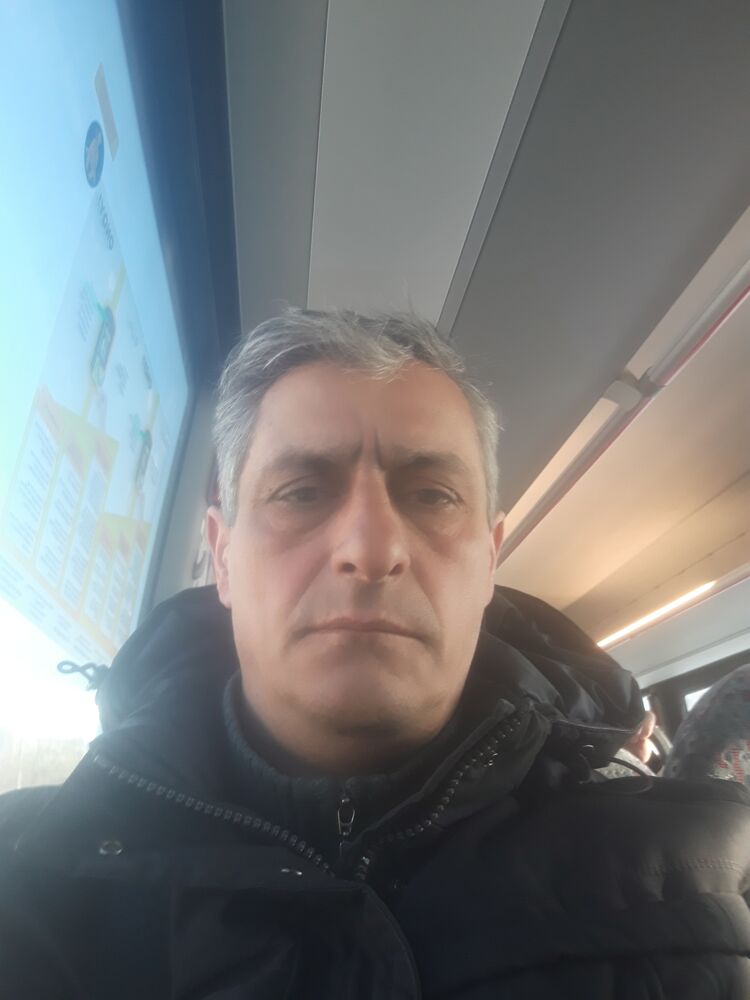  42979825  , 52 ,    