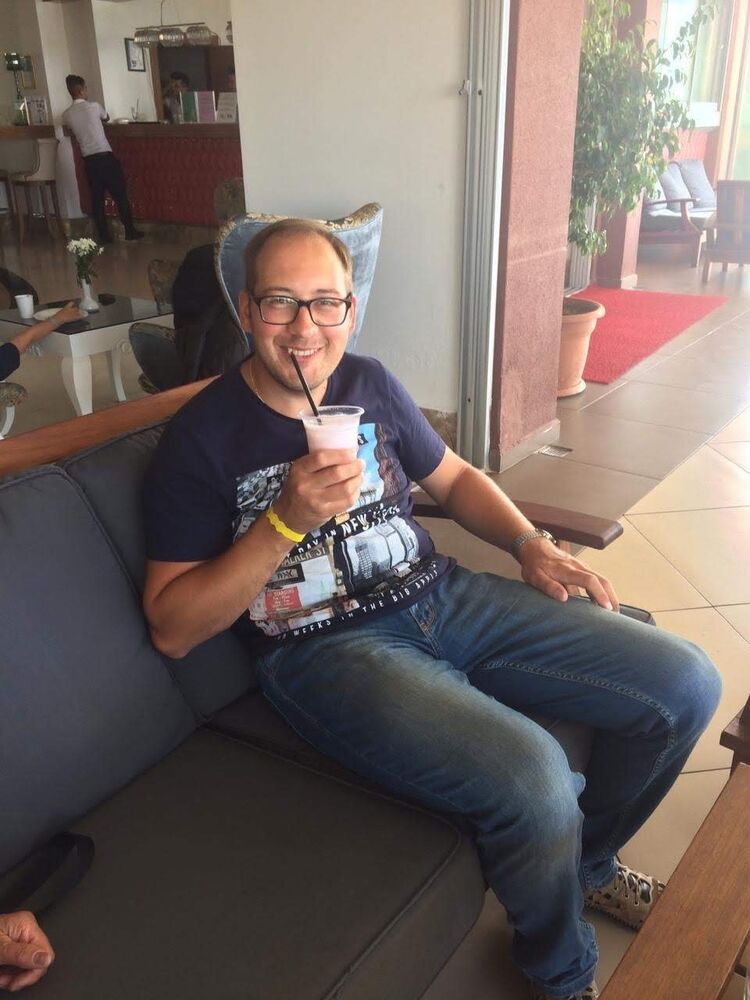  ,   Valentin, 37 ,   ,   , c , 